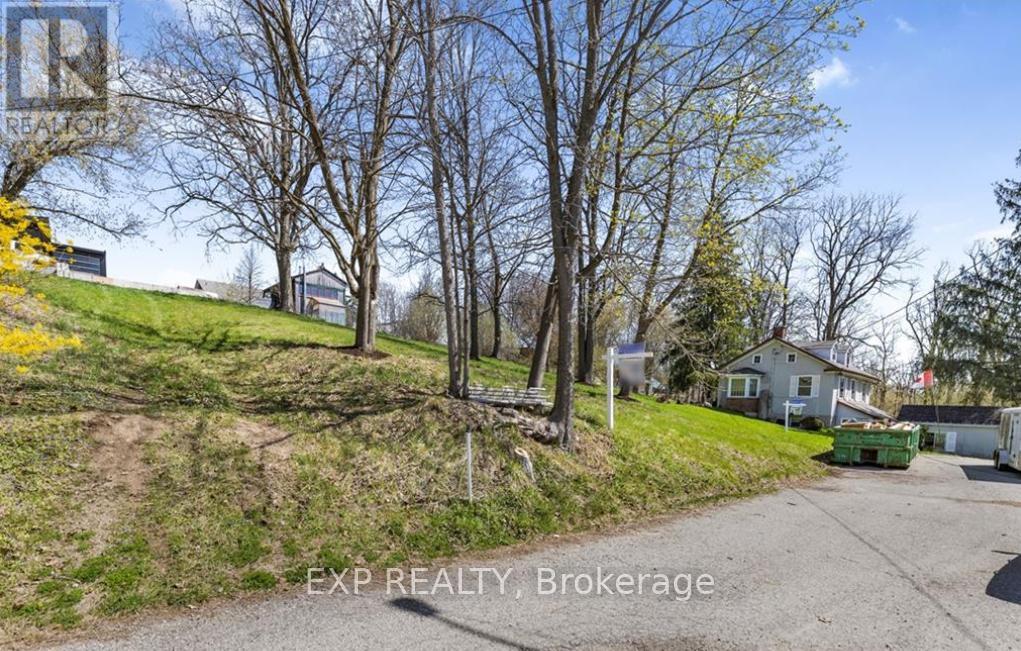 10 ELGIN STREET, Woolwich, Ontario