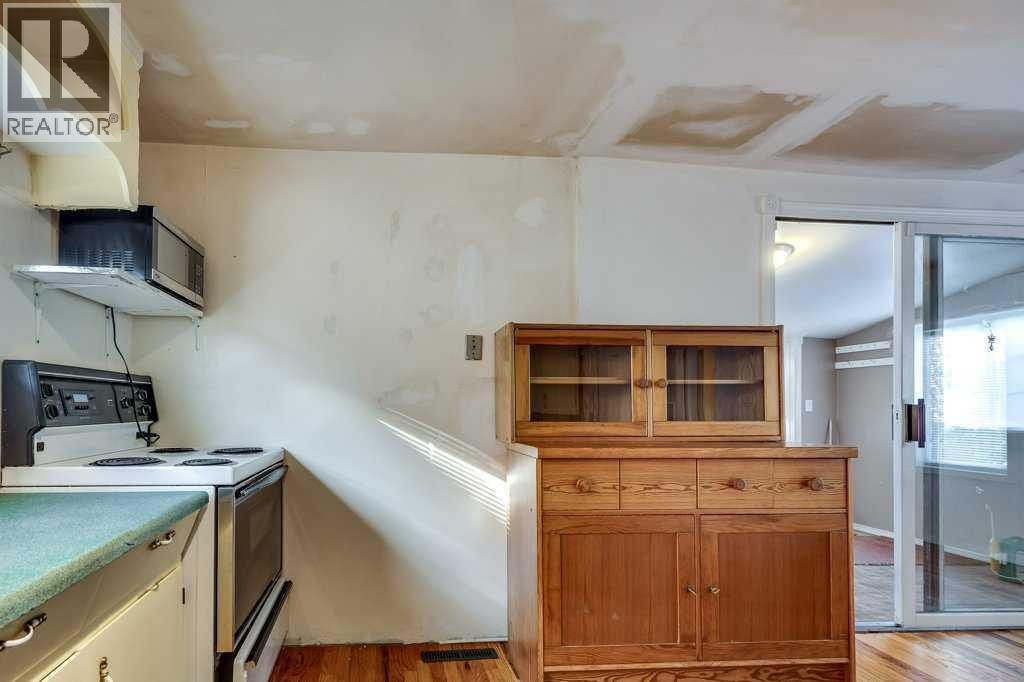 4515 50 Avenue, Innisfail, Alberta  T4G 1R3 - Photo 14 - A2264289