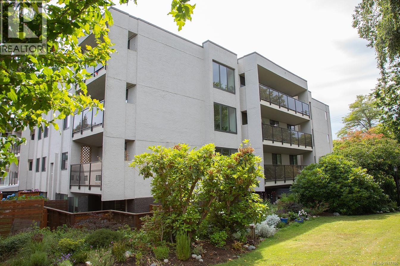 305 1151 Oscar St, Victoria, British Columbia V8V 2X5 - Photo 1 - 1017780