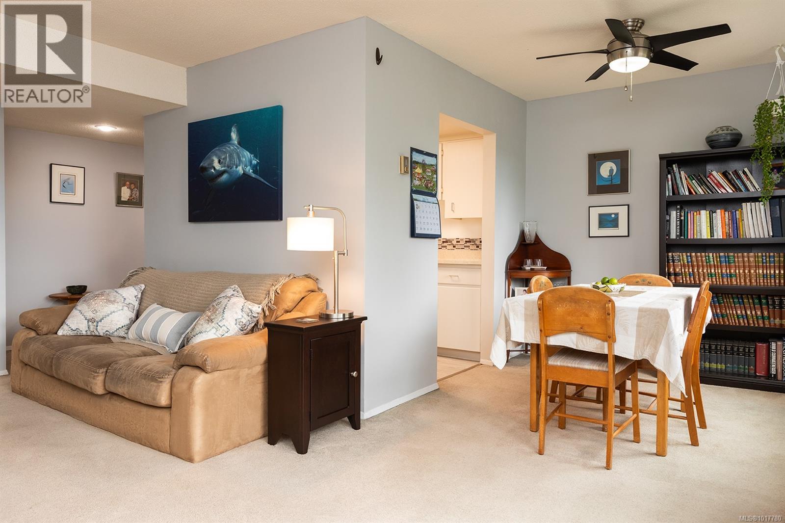 305 1151 Oscar St, Victoria, British Columbia V8V 2X5 - Photo 4 - 1017780