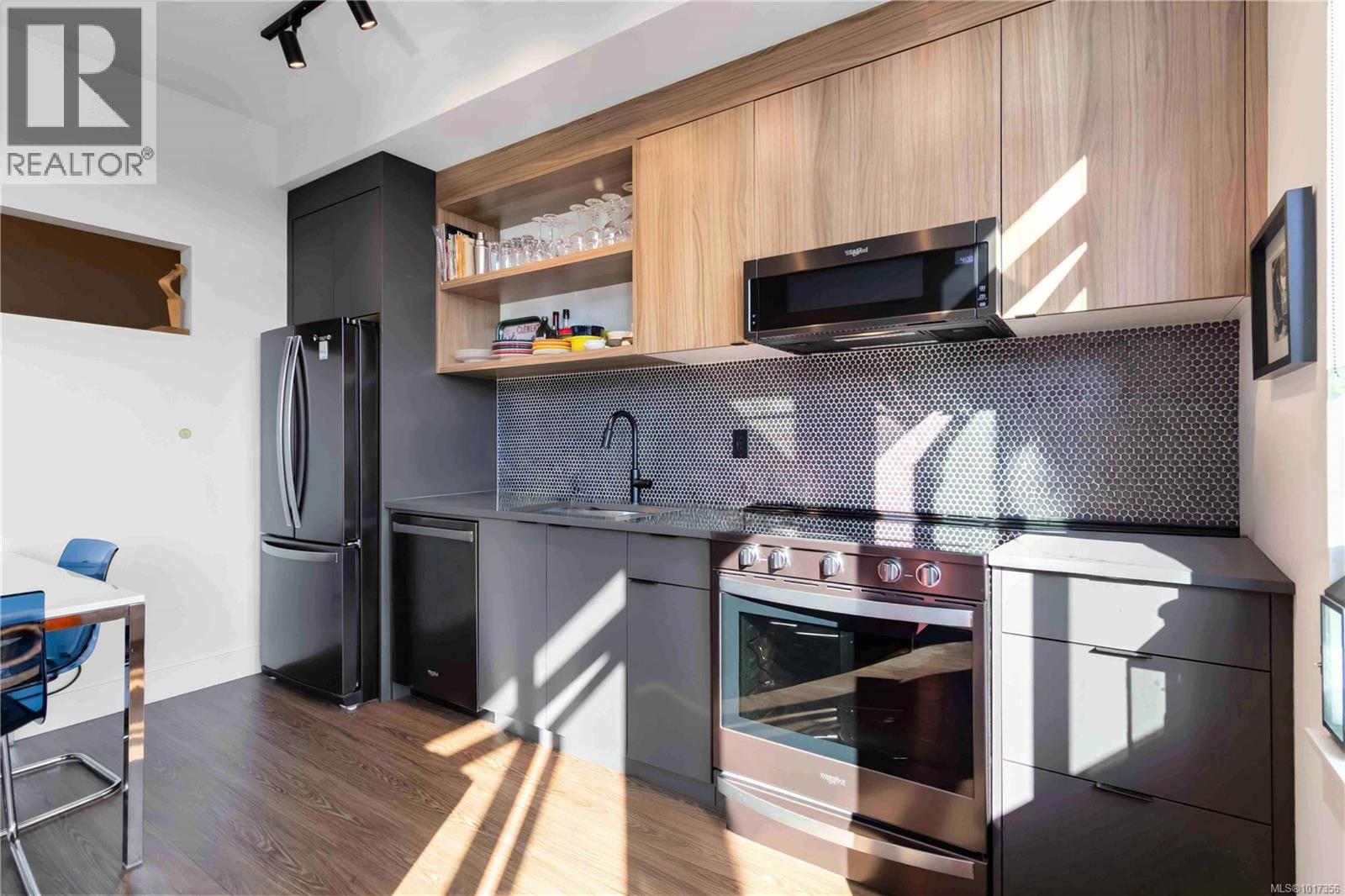 522 515 Chatham St, Victoria, British Columbia  V8T 0C8 - Photo 13 - 1017356