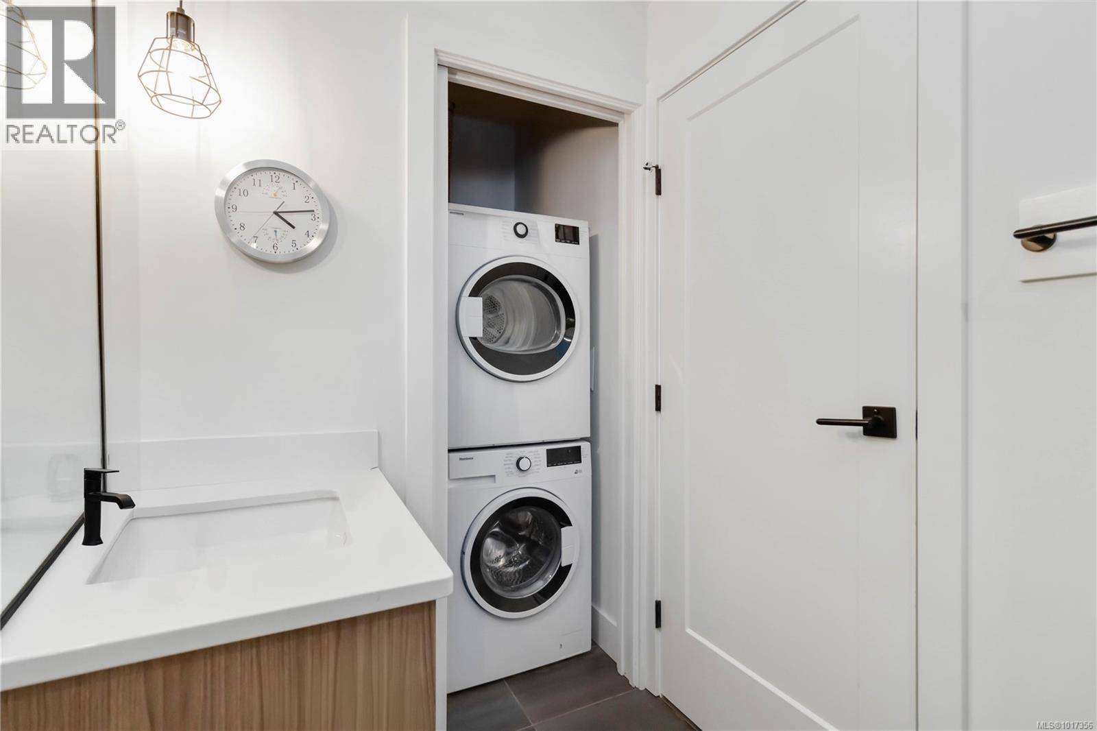 522 515 Chatham St, Victoria, British Columbia  V8T 0C8 - Photo 21 - 1017356