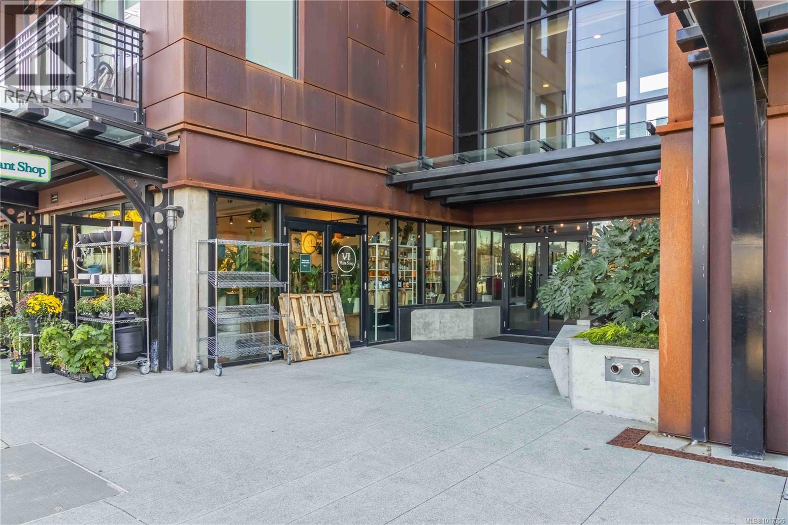 522 515 Chatham St, Victoria, British Columbia  V8T 0C8 - Photo 3 - 1017356