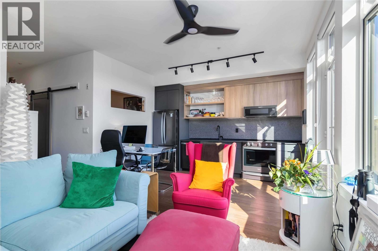 522 515 Chatham St, Victoria, British Columbia  V8T 0C8 - Photo 7 - 1017356