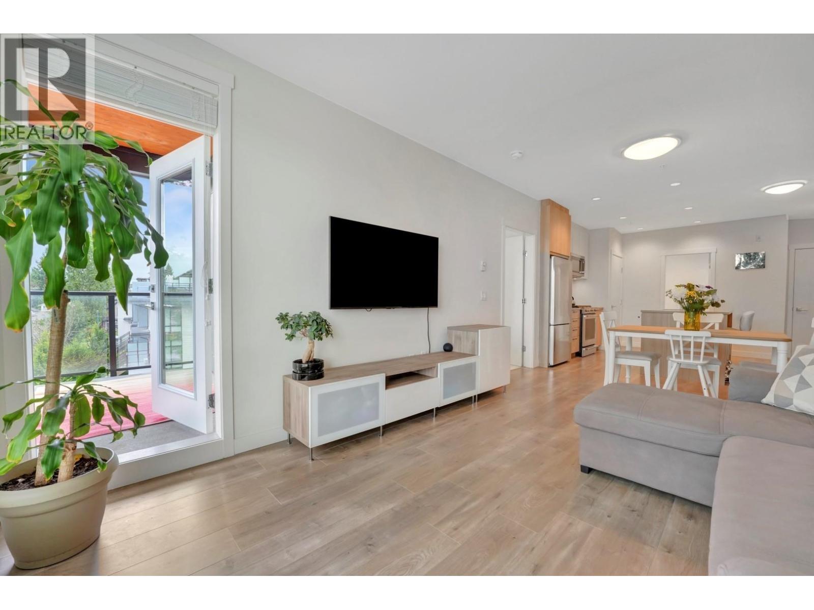 311 707 Como Lake Avenue, Coquitlam, British Columbia  V3J 0J5 - Photo 12 - R3060479