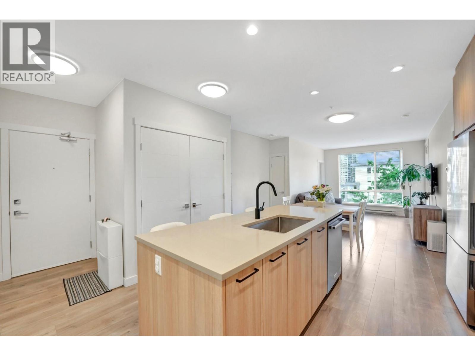 311 707 Como Lake Avenue, Coquitlam, British Columbia  V3J 0J5 - Photo 5 - R3060479