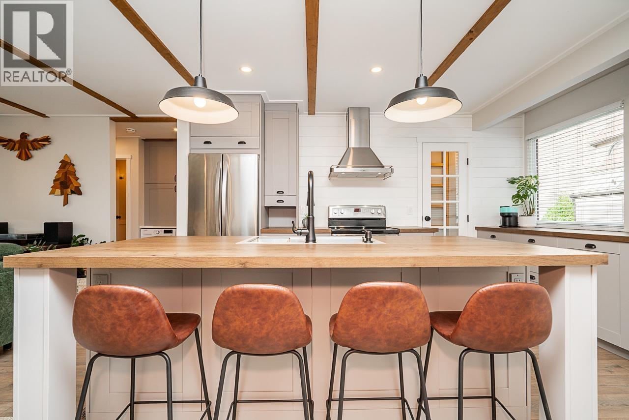 8588 Wilderness Court, Burnaby, British Columbia  V5A 4B2 - Photo 14 - R3060513