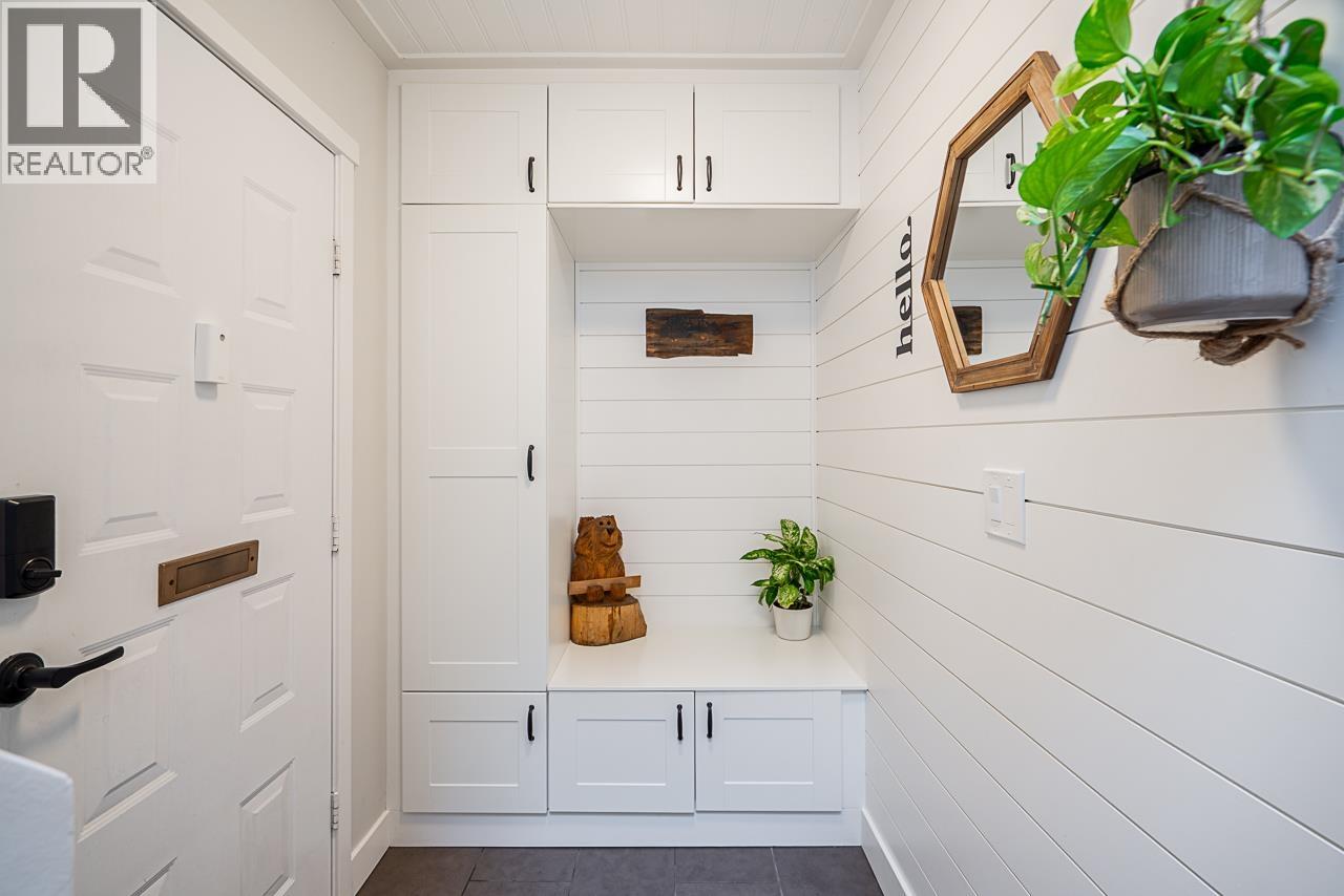 8588 Wilderness Court, Burnaby, British Columbia  V5A 4B2 - Photo 6 - R3060513