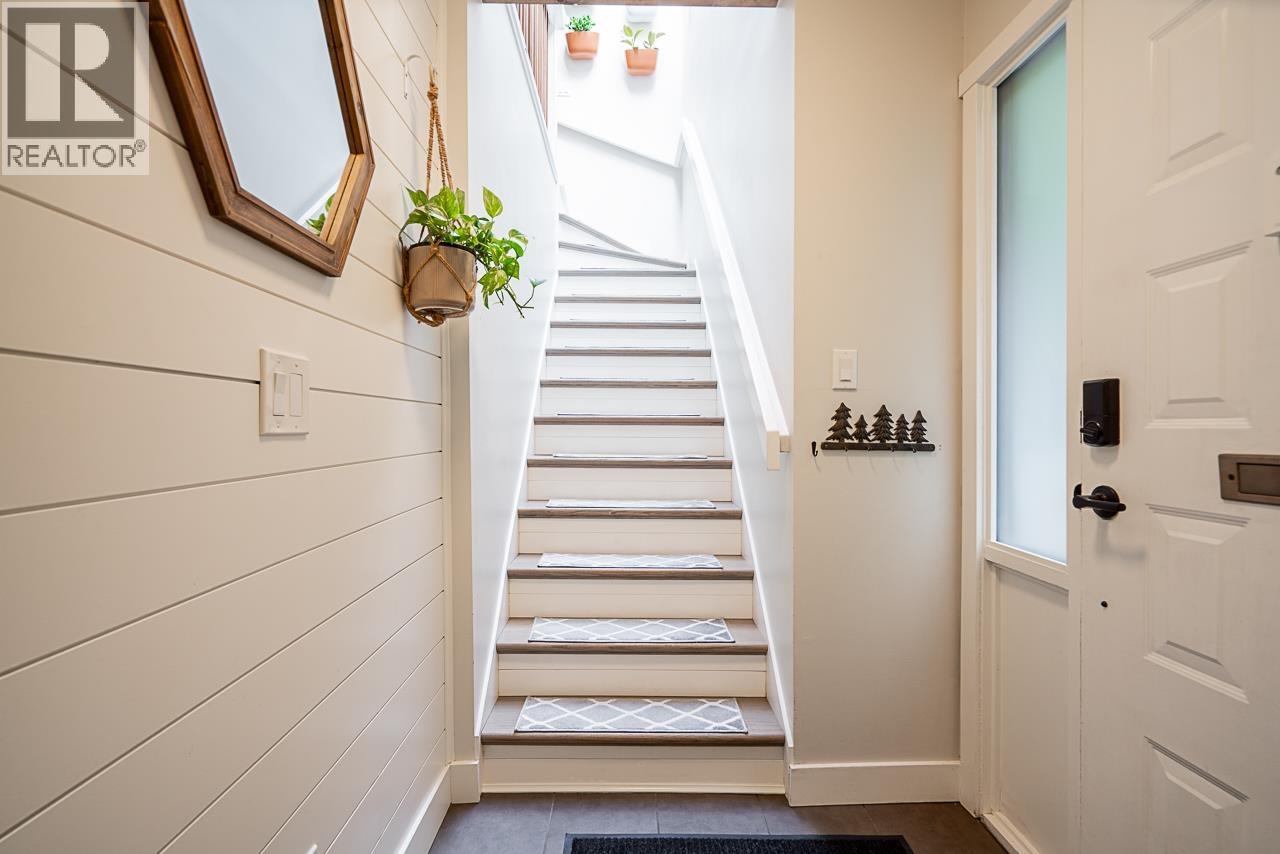 8588 Wilderness Court, Burnaby, British Columbia  V5A 4B2 - Photo 7 - R3060513