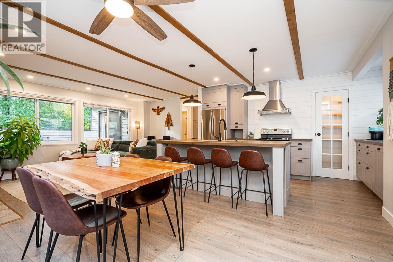 8588 Wilderness Court, Burnaby, British Columbia  V5A 4B2 - Photo 8 - R3060513