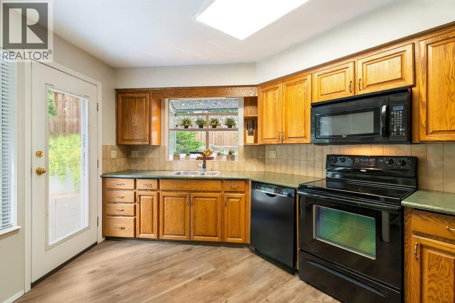 41 1190 Falcon Drive, Coquitlam, British Columbia  V3E 2M4 - Photo 9 - R3060524