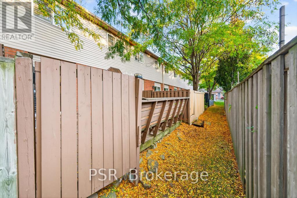 28 - 171 Highbury Drive, Hamilton, Ontario  L8J 3T6 - Photo 44 - X12473570