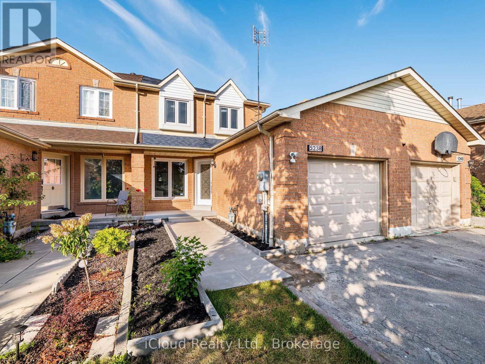 5238 Alicante Street, Mississauga, Ontario  L5V 1S9 - Photo 2 - W12397443