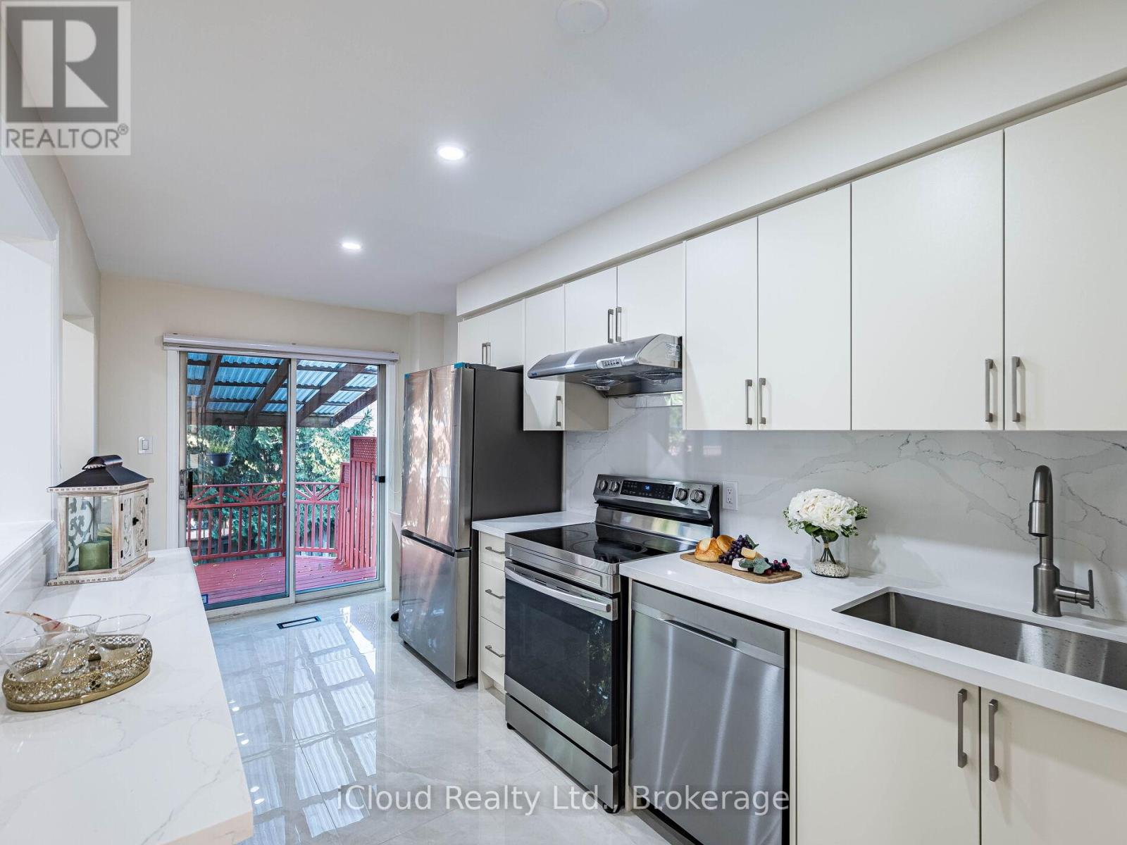 5238 Alicante Street, Mississauga, Ontario  L5V 1S9 - Photo 14 - W12397443