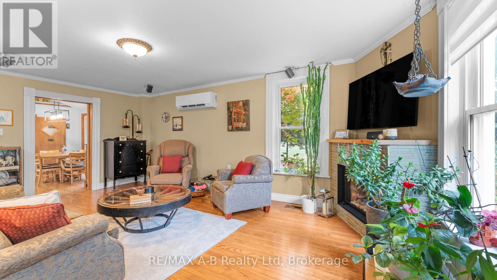 24189 Wellburn Road, Thames Centre, Ontario  N4X 1C6 - Photo 16 - X12474344