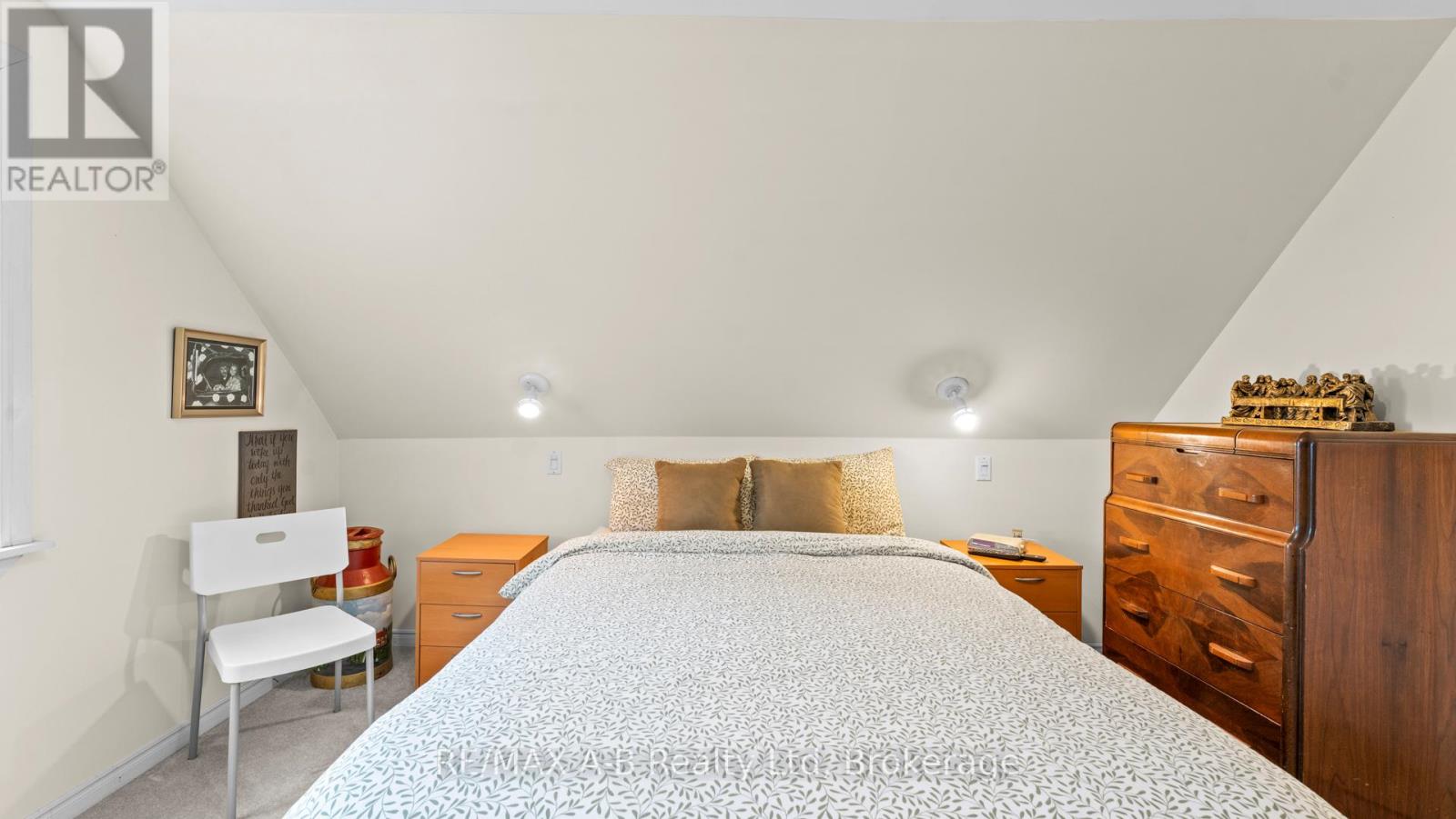 24189 Wellburn Road, Thames Centre, Ontario  N4X 1C6 - Photo 23 - X12474344