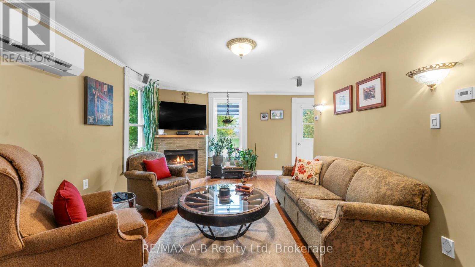 24189 Wellburn Road, Thames Centre, Ontario  N4X 1C6 - Photo 13 - X12474344