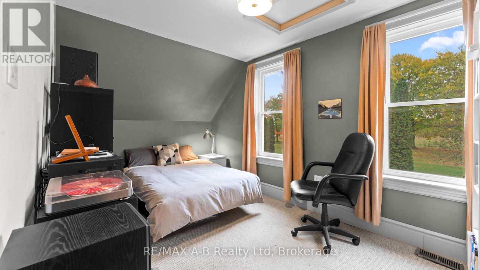24189 Wellburn Road, Thames Centre, Ontario  N4X 1C6 - Photo 24 - X12474344