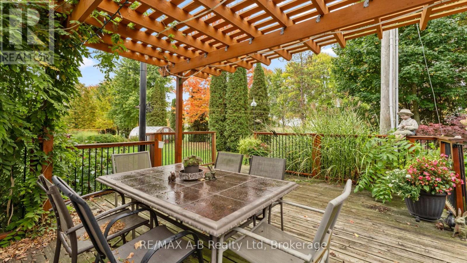 24189 Wellburn Road, Thames Centre, Ontario  N4X 1C6 - Photo 31 - X12474344