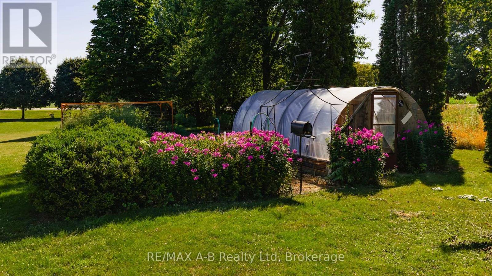24189 Wellburn Road, Thames Centre, Ontario  N4X 1C6 - Photo 38 - X12474344