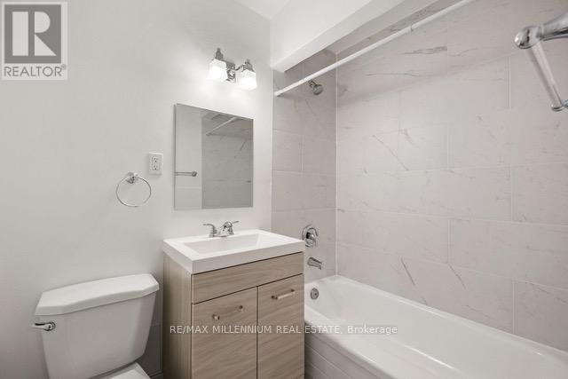 206 - 164 GRANGE AVENUE, Toronto, Ontario