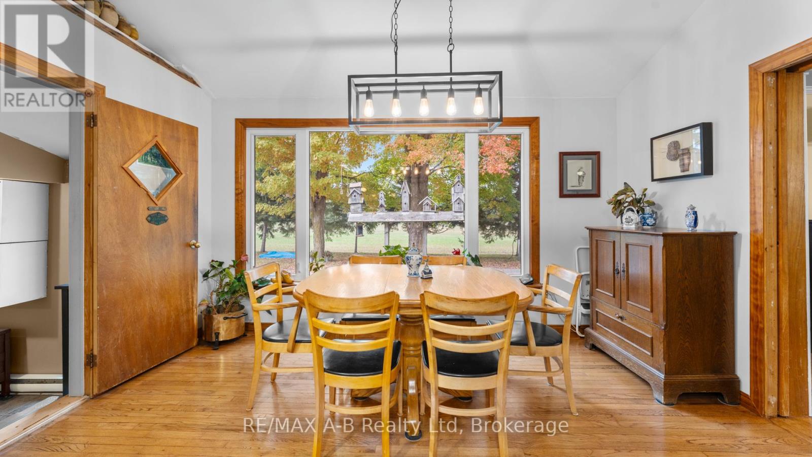 24189 Wellburn Road, Thames Centre, Ontario  N4X 1C6 - Photo 8 - X12474344