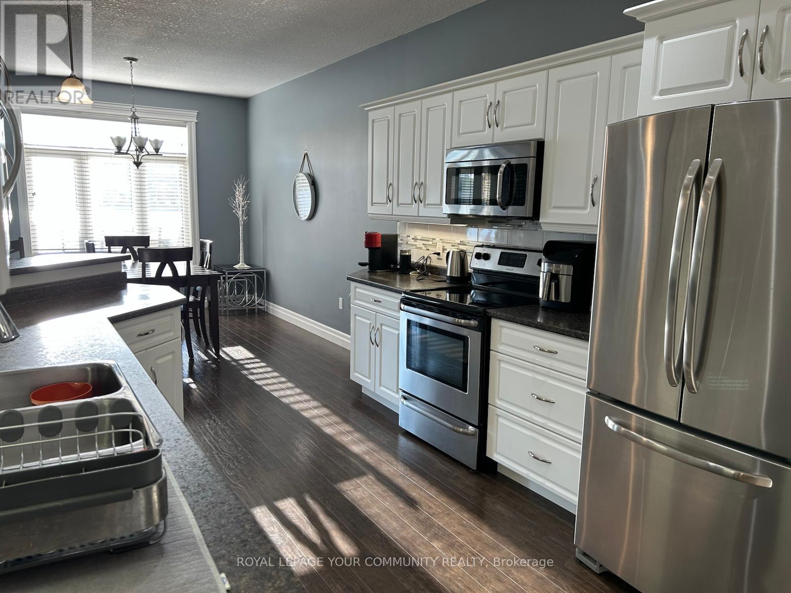 541 Stornoway, Huron-Kinloss, Ontario  N2Z 0A4 - Photo 9 - X12474047