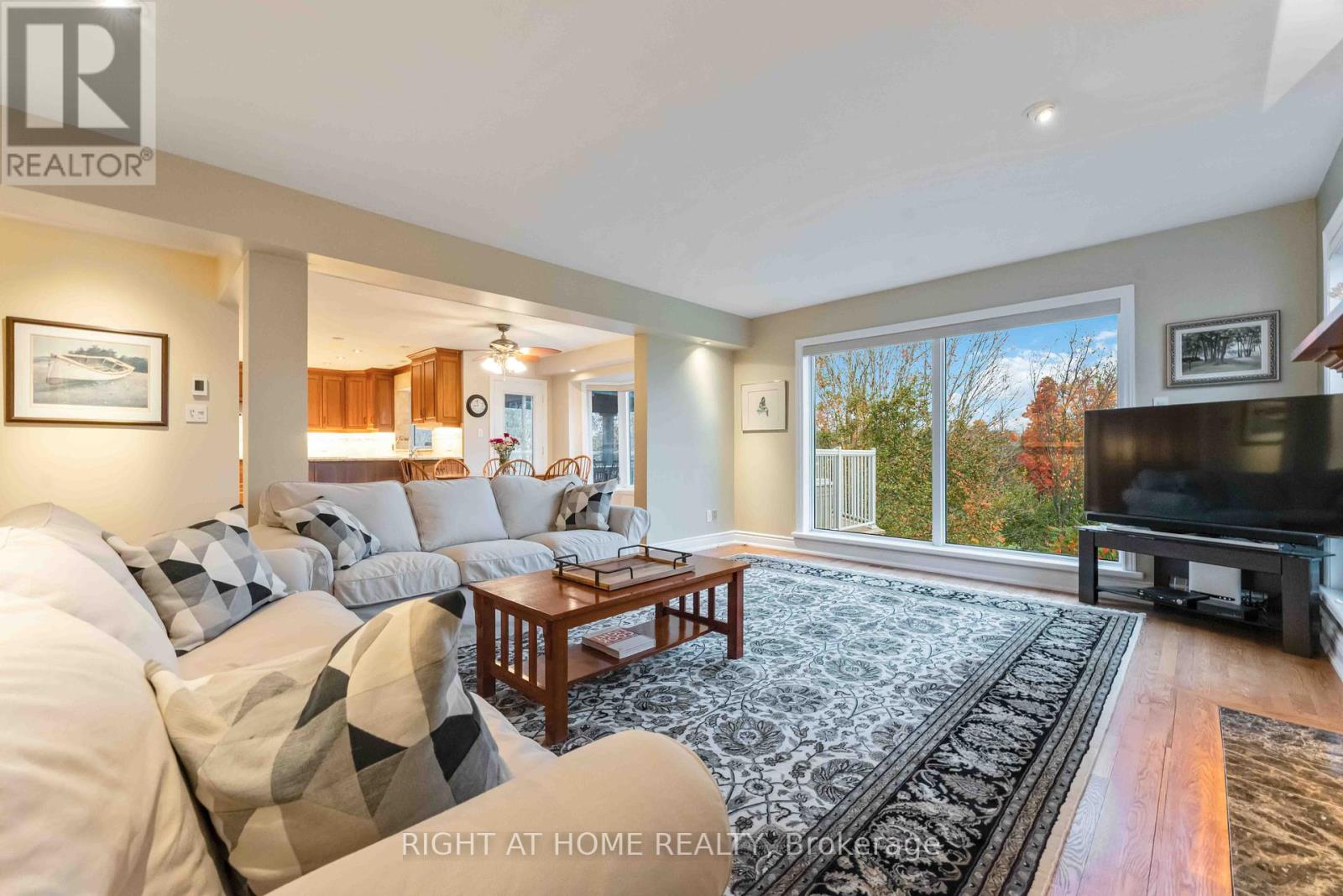50 Rosenfeld Crescent, Ottawa, Ontario  K2K 2L2 - Photo 16 - X12453928