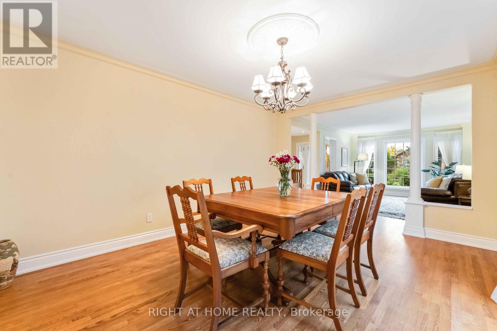 50 Rosenfeld Crescent, Ottawa, Ontario  K2K 2L2 - Photo 17 - X12453928
