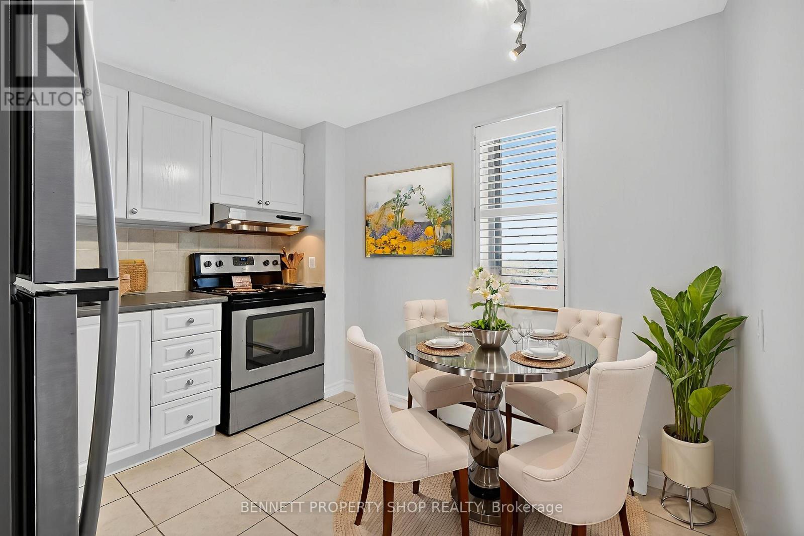 1015 - 915 Elmsmere Road, Ottawa, Ontario  K1J 8H8 - Photo 31 - X12458643