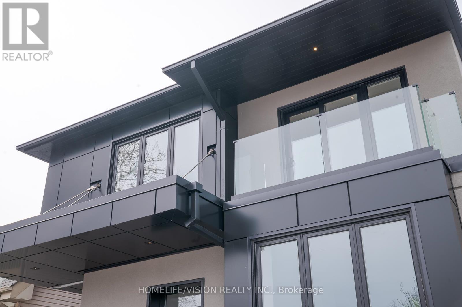 44 Doris Drive, Toronto, Ontario  M4B 3C9 - Photo 2 - E12472726