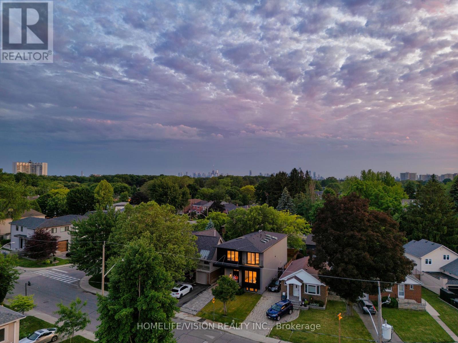 44 Doris Drive, Toronto, Ontario  M4B 3C9 - Photo 5 - E12472726