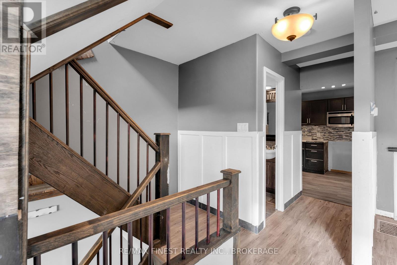 5 Meadow Lane, Greater Napanee, Ontario  K7R 3R8 - Photo 12 - X12472057
