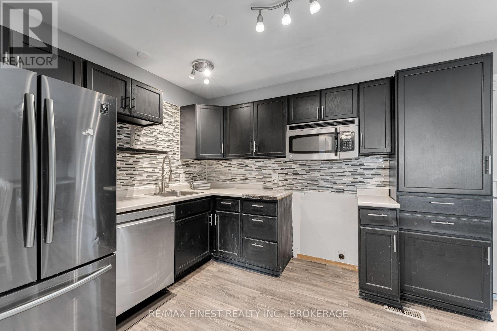 5 Meadow Lane, Greater Napanee, Ontario  K7R 3R8 - Photo 8 - X12472057