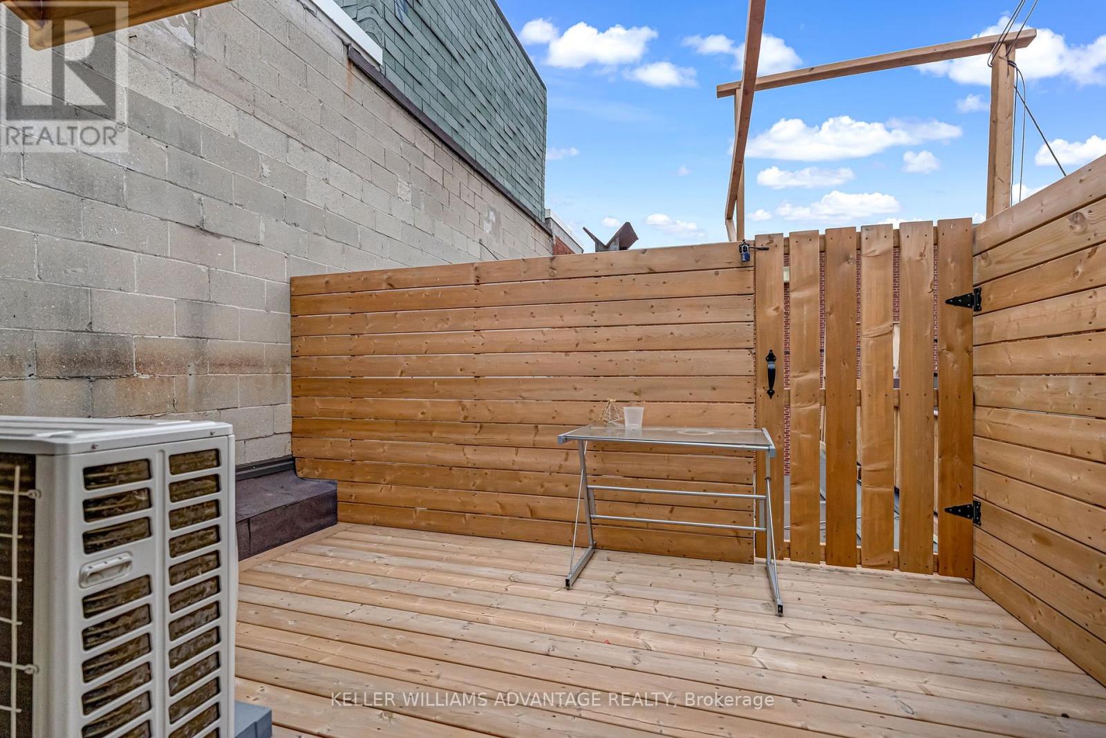 471 Danforth Avenue, Toronto, Ontario  M4K 1P1 - Photo 17 - E12461894