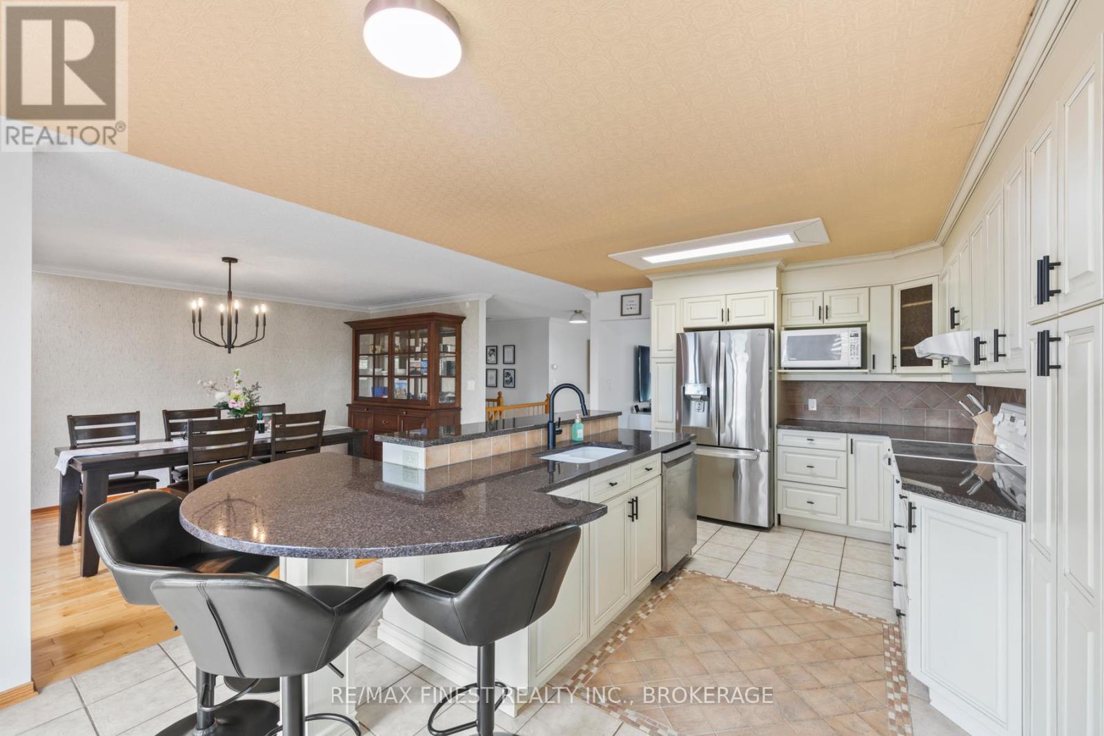 593 Forest Hill Drive, Kingston, Ontario  K7M 7N6 - Photo 13 - X12474401