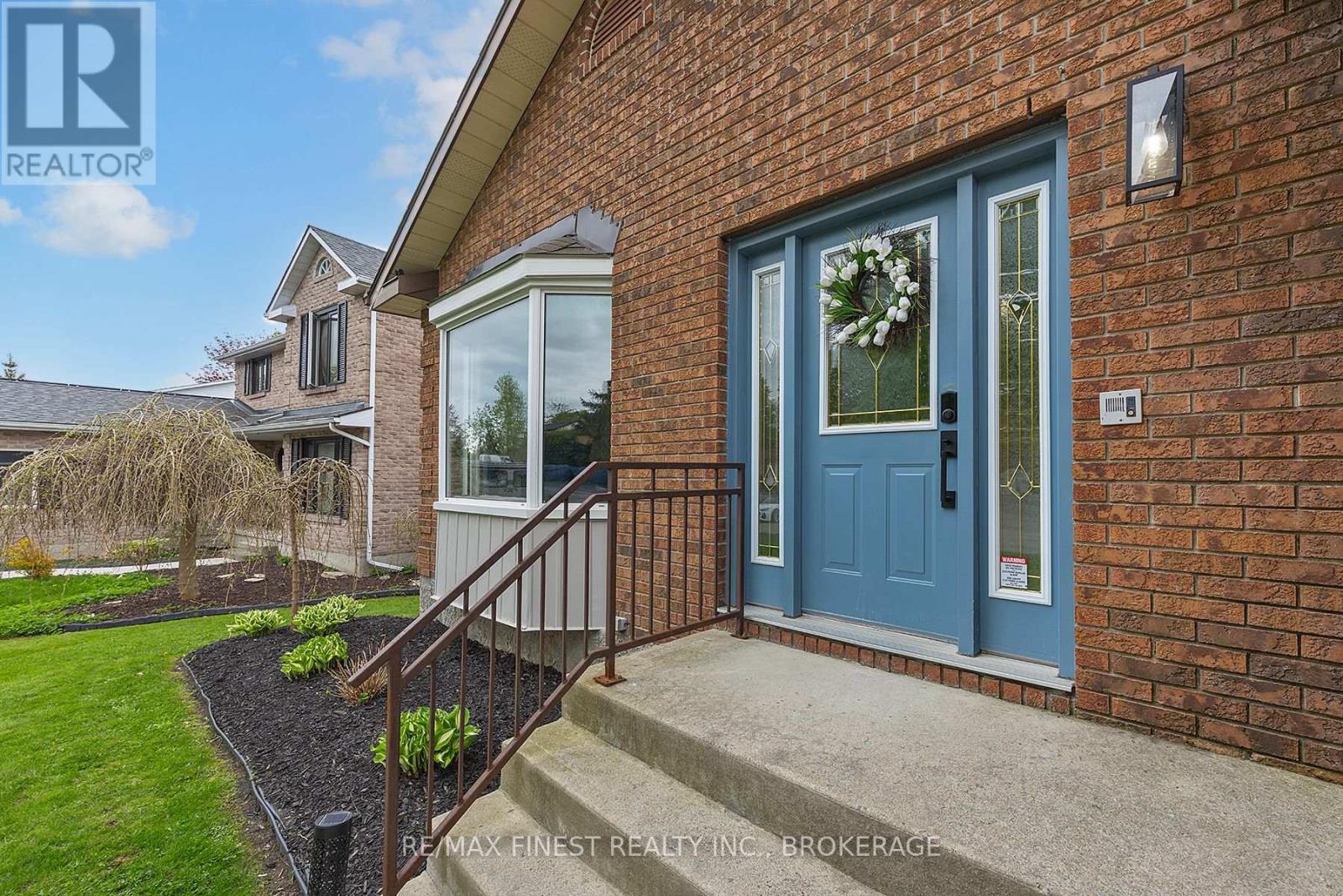 593 Forest Hill Drive, Kingston, Ontario  K7M 7N6 - Photo 3 - X12474401