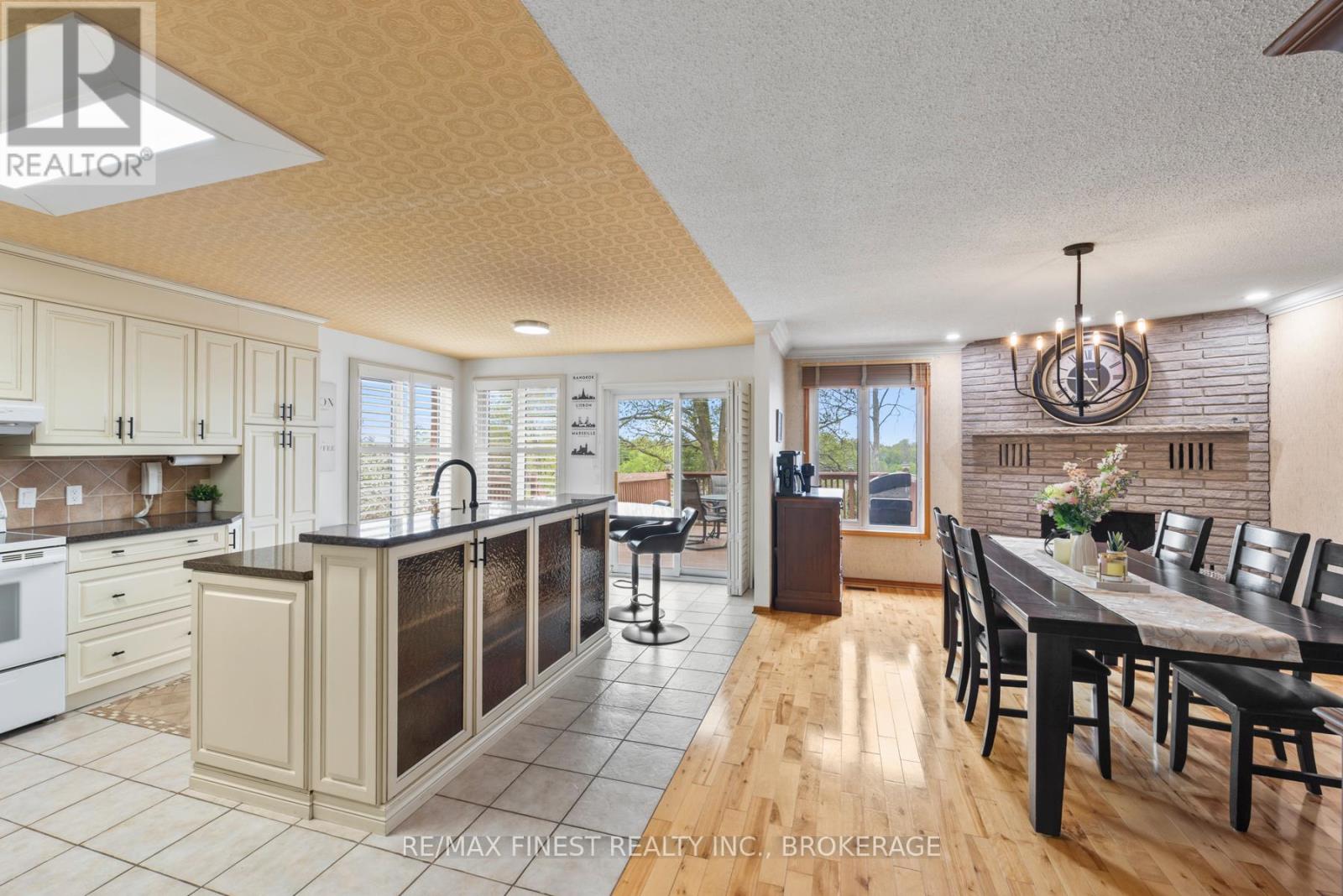 593 Forest Hill Drive, Kingston, Ontario  K7M 7N6 - Photo 6 - X12474401