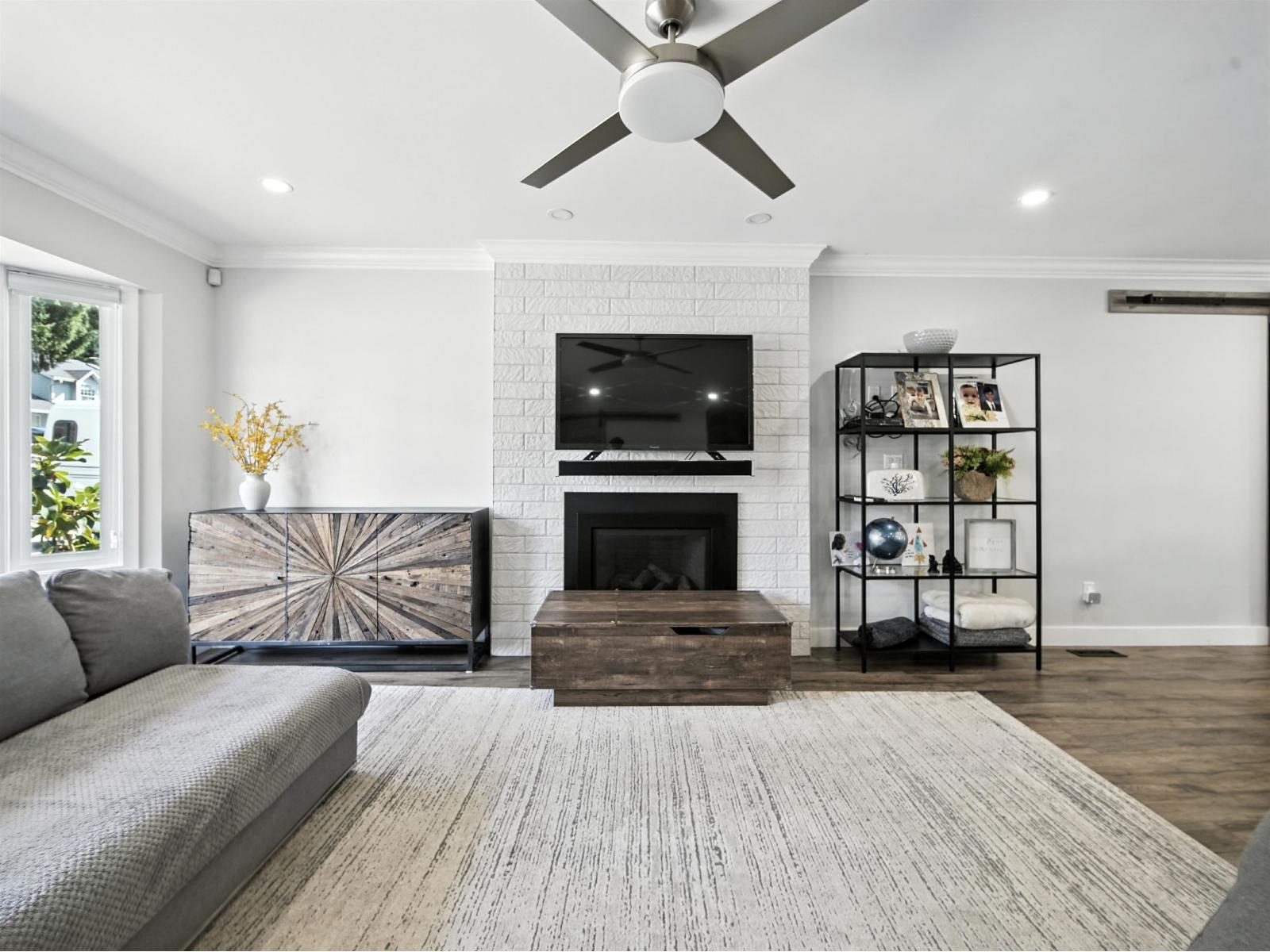 14308 68a Avenue, Surrey, British Columbia  V3W 8W4 - Photo 3 - R3060500