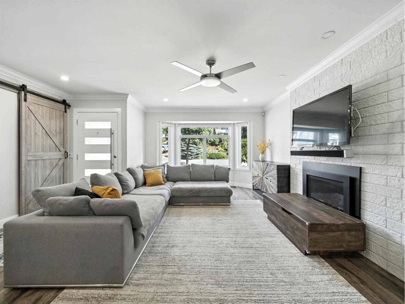 14308 68a Avenue, Surrey, British Columbia  V3W 8W4 - Photo 2 - R3060500