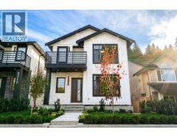 2715 HENRY STREET, Port Moody, British Columbia