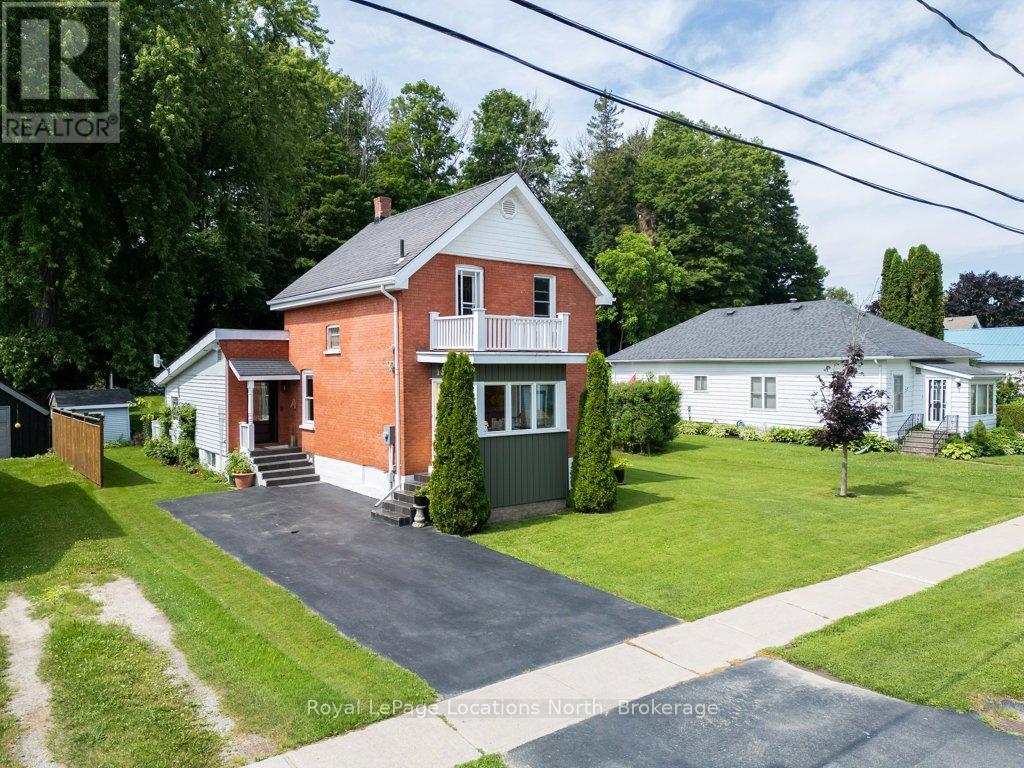 25 Edwin Street W, Meaford, Ontario  N4L 1E4 - Photo 2 - X12474435