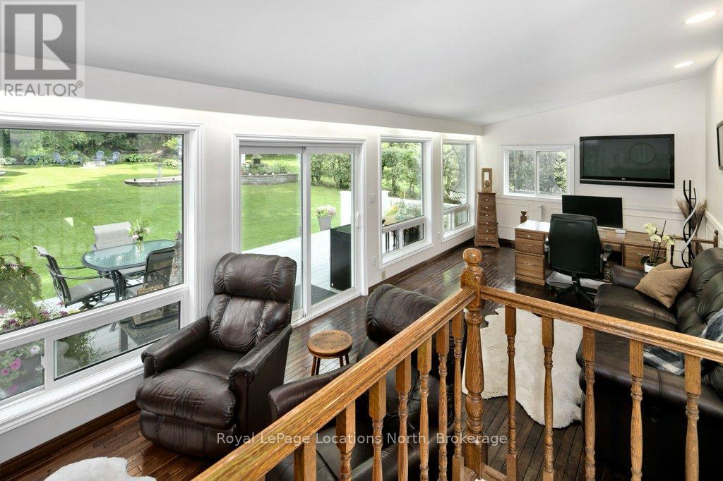 25 Edwin Street W, Meaford, Ontario  N4L 1E4 - Photo 8 - X12474435