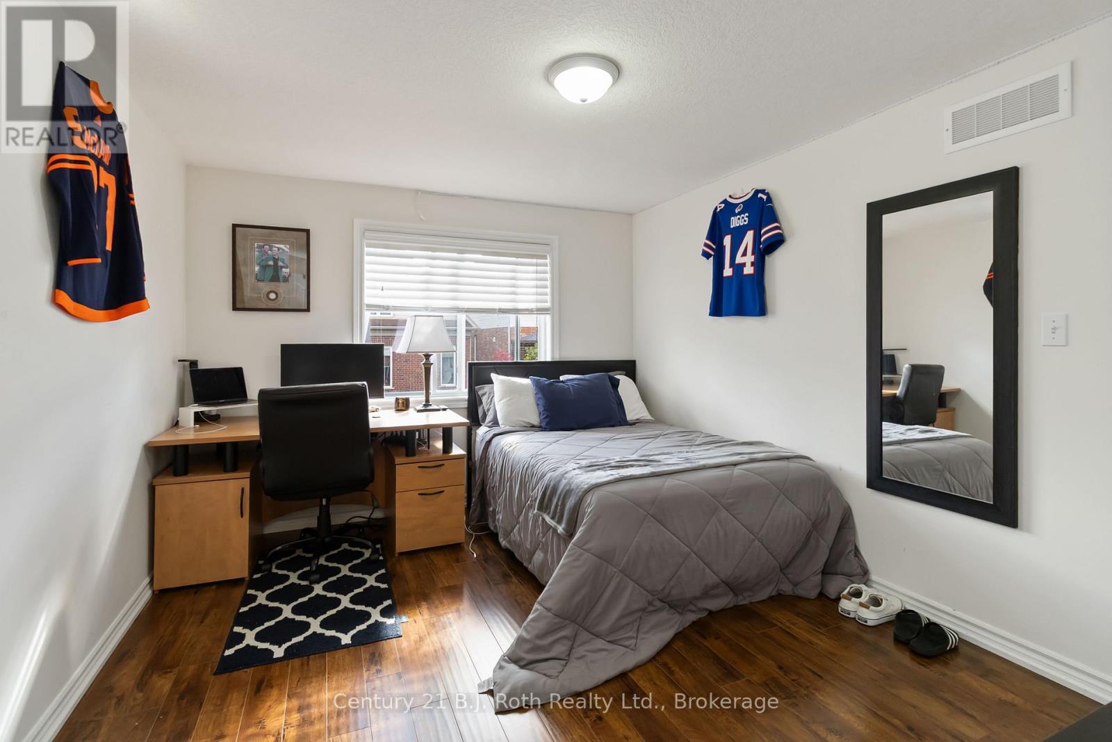 18 Darnell Road, Guelph, Ontario  N1G 5K3 - Photo 8 - X12474469