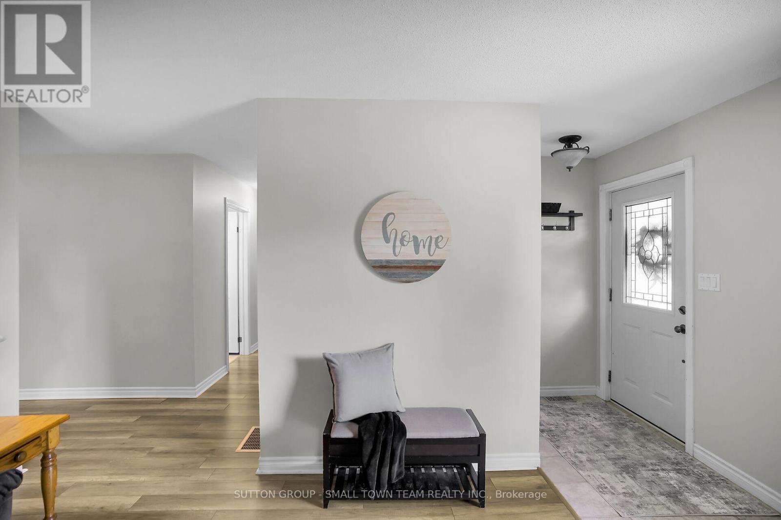 510 Albert Street, South Huron, Ontario  N0M 1S1 - Photo 6 - X12474364