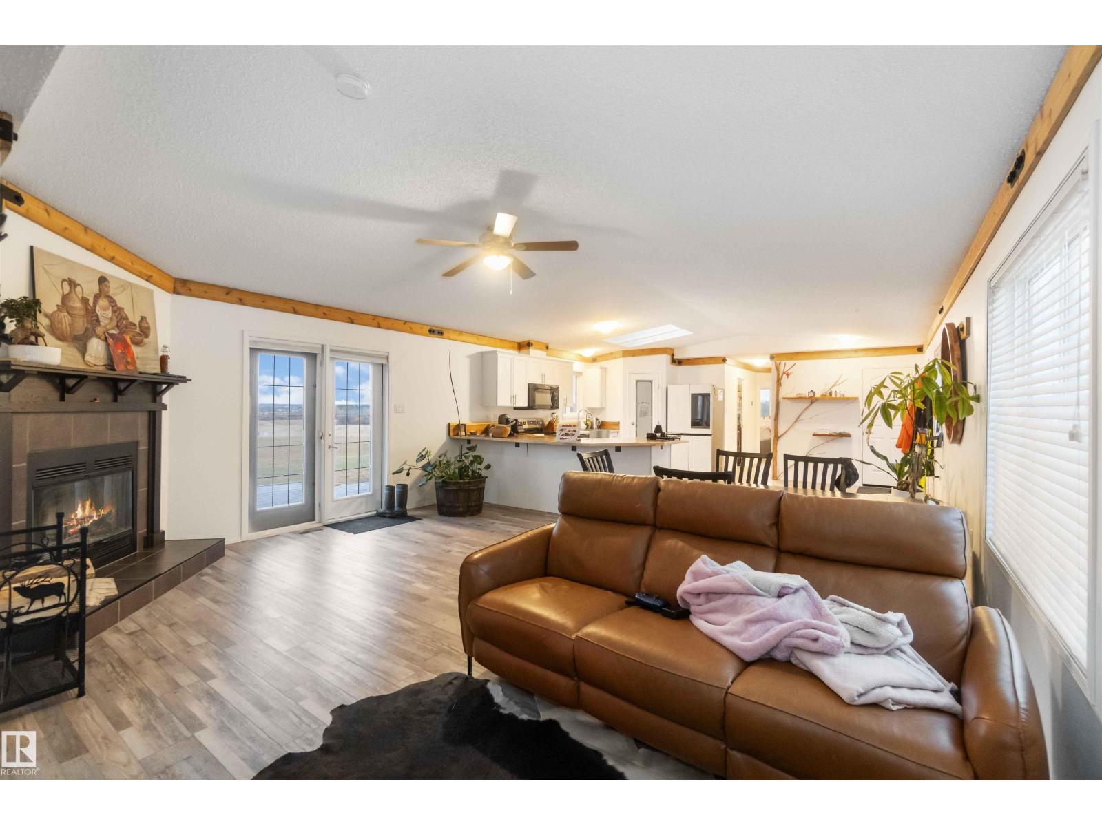 53273 Rge Road 215, Rural Strathcona County, Alberta  T8E 2B4 - Photo 4 - E4462959