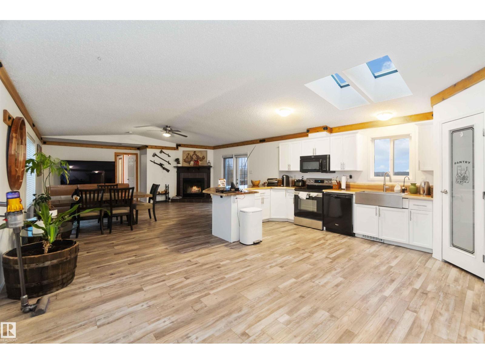 53273 Rge Road 215, Rural Strathcona County, Alberta  T8E 2B4 - Photo 5 - E4462959