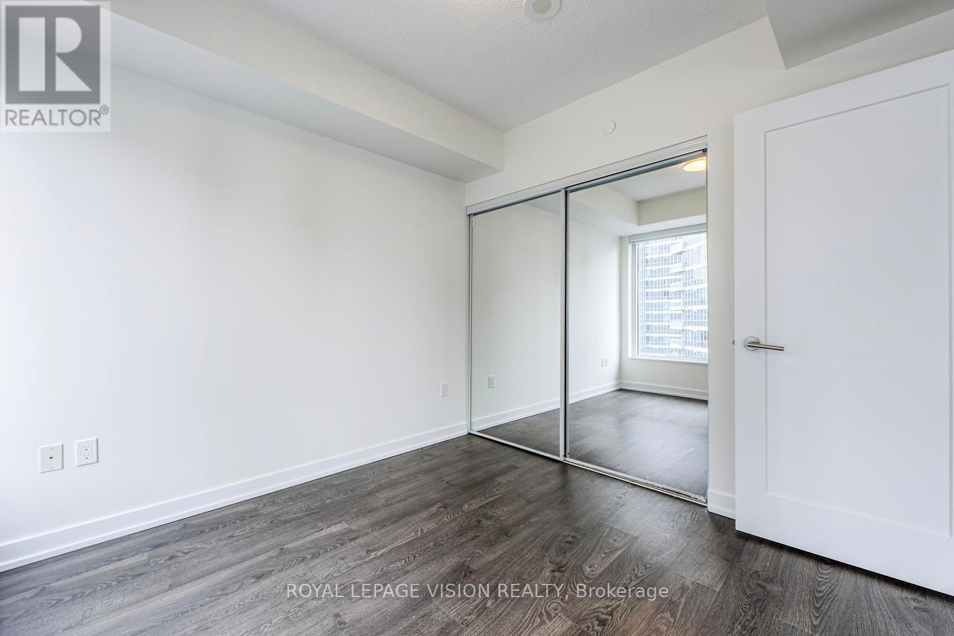2207 - 10 York Street, Toronto, Ontario  M5J 2Z2 - Photo 24 - C12474327