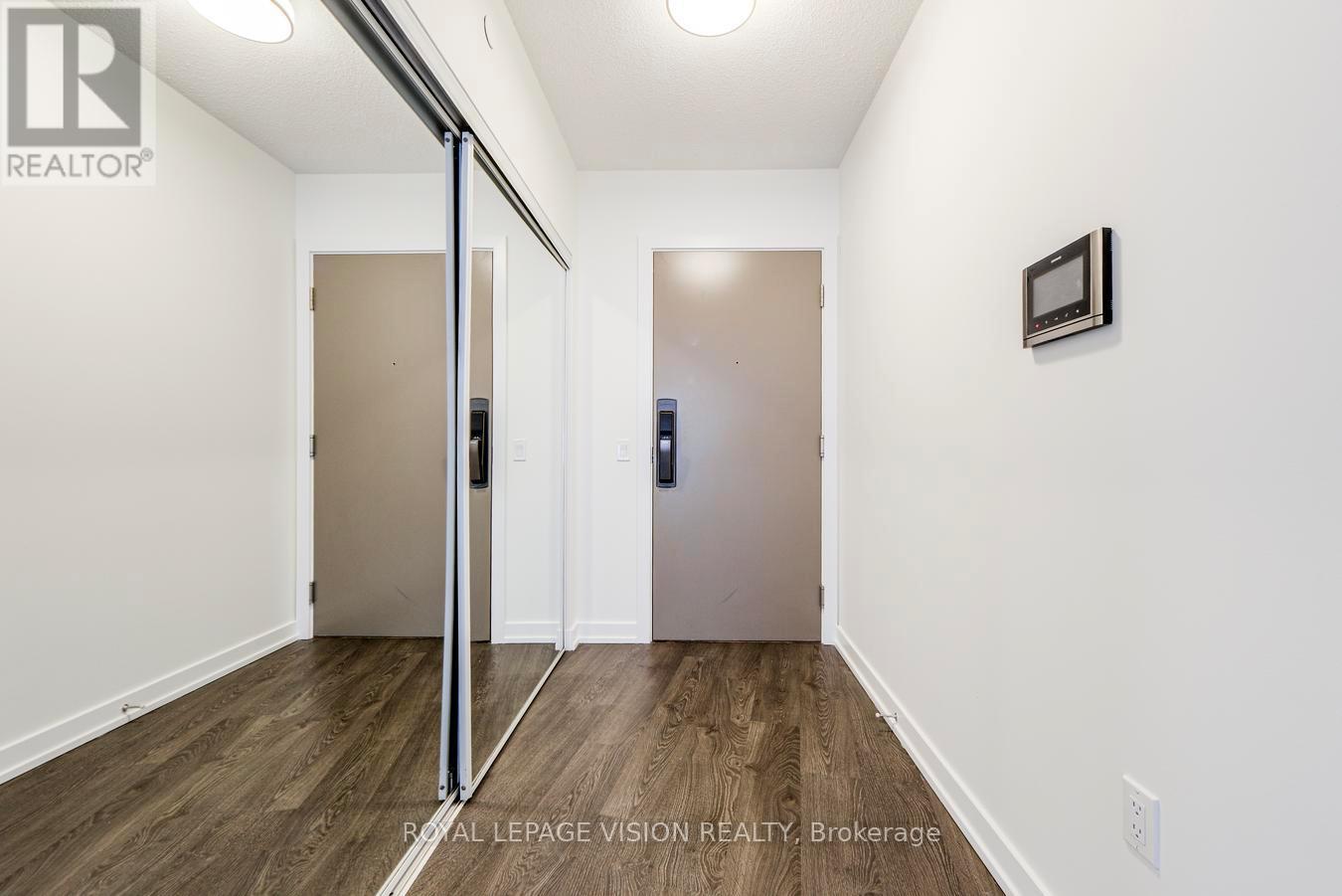2207 - 10 York Street, Toronto, Ontario  M5J 2Z2 - Photo 9 - C12474327
