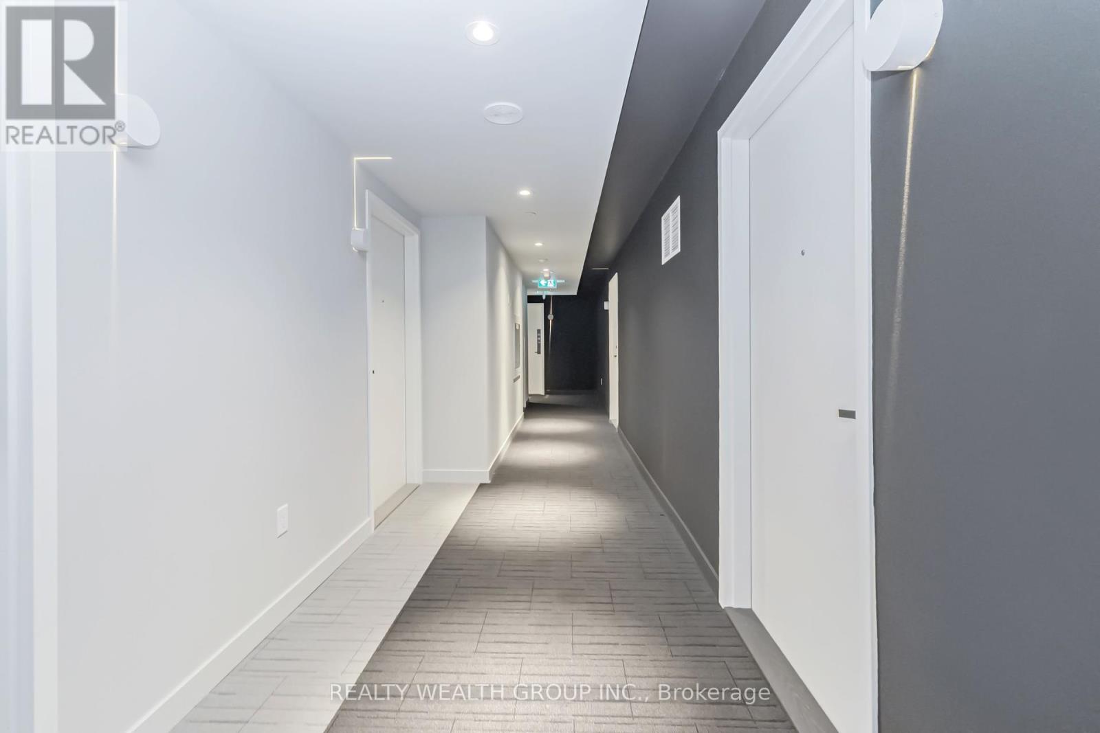 3911 - 3900 Confederation Parkway, Mississauga, Ontario  L5B 0M3 - Photo 32 - W12458283